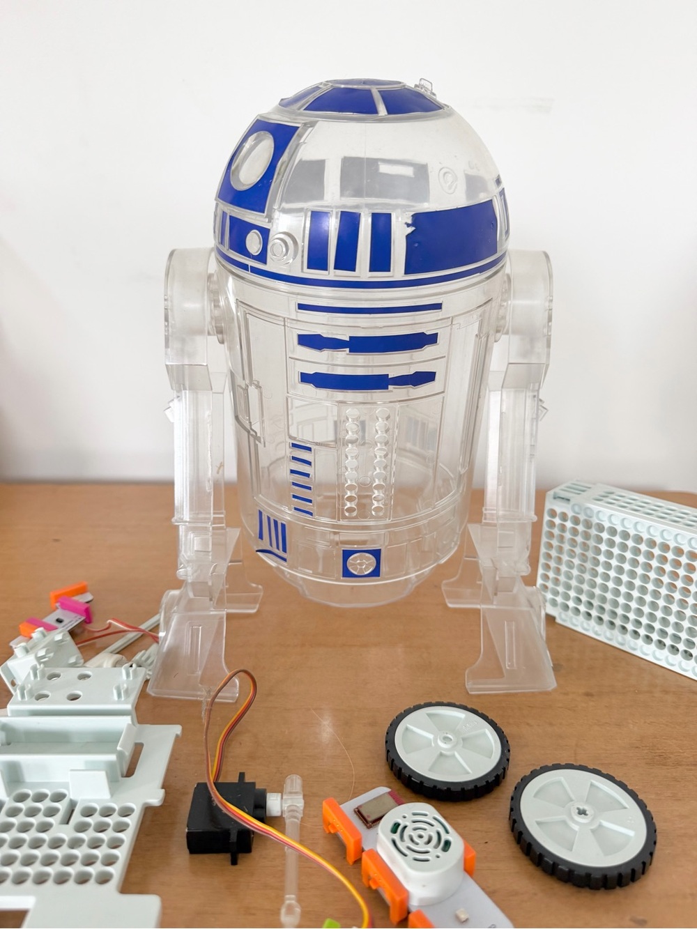 Little Bits 6800011 Star Wars Droid Inventor Kit R2-D2 Shell Body Stickers Parts